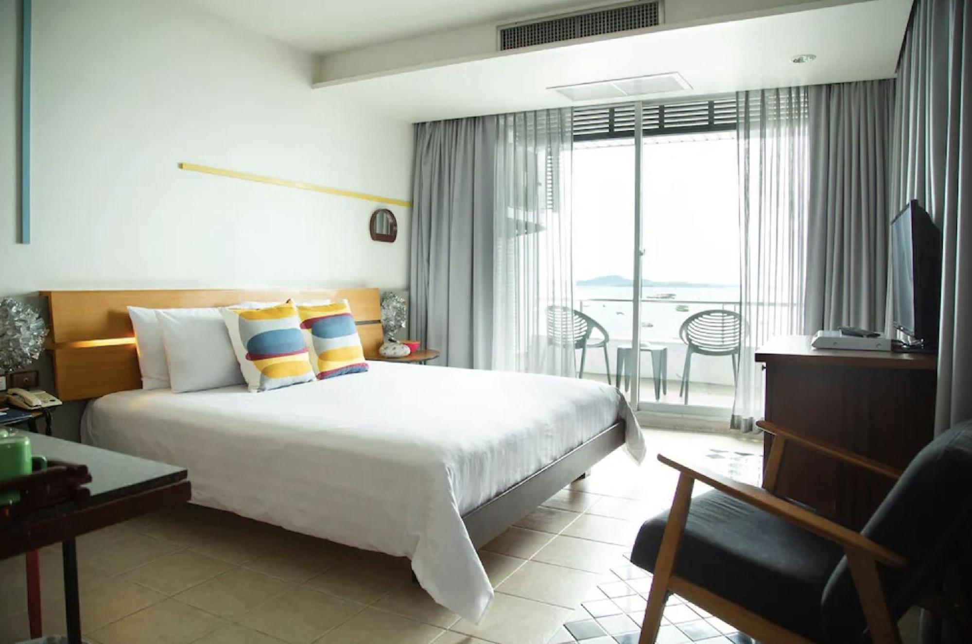 Baboona Beachfront Living Pattaya Extérieur photo