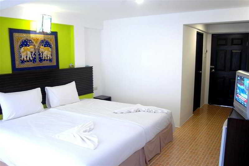 Baboona Beachfront Living Pattaya Extérieur photo