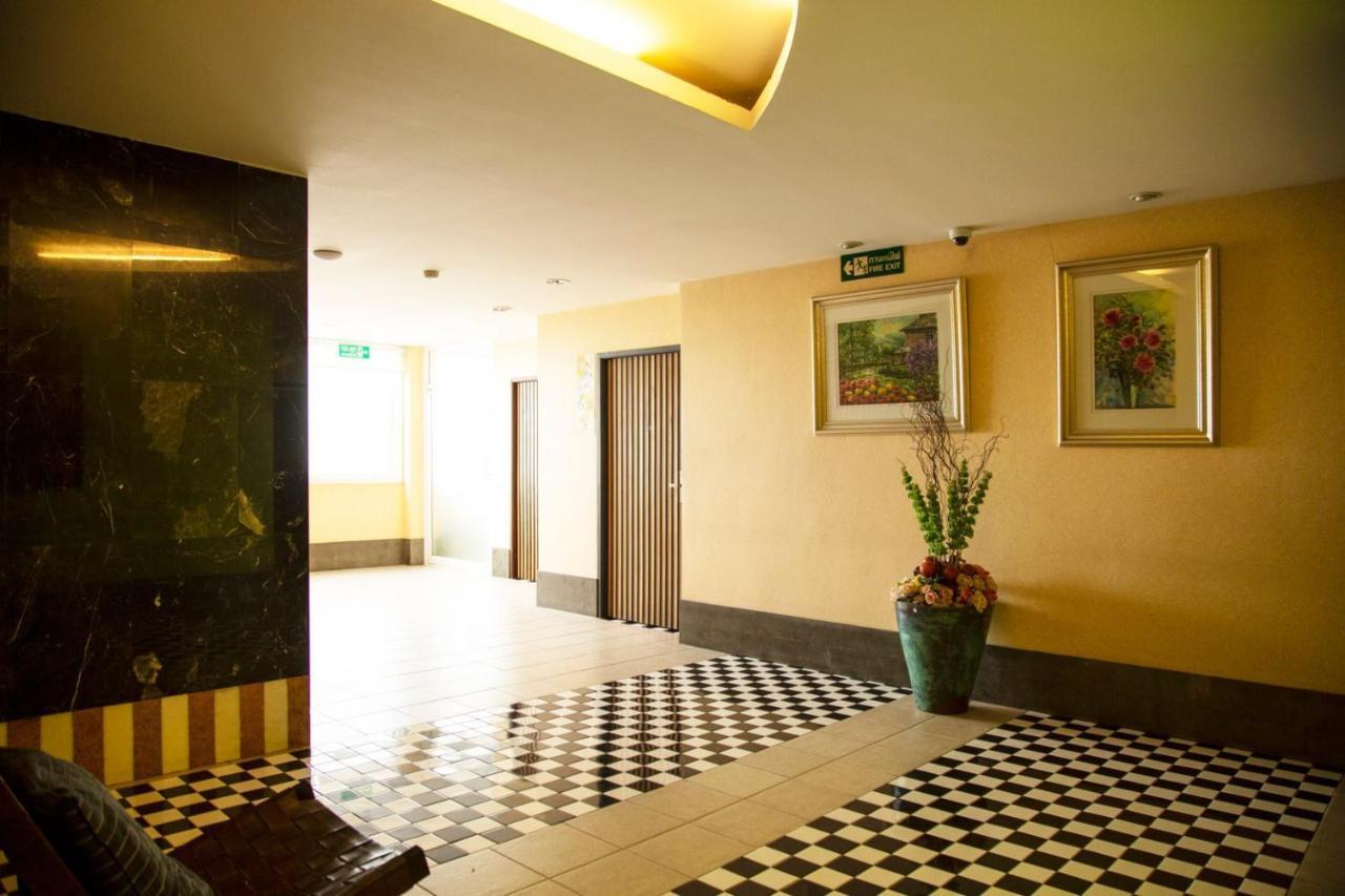 Baboona Beachfront Living Pattaya Extérieur photo